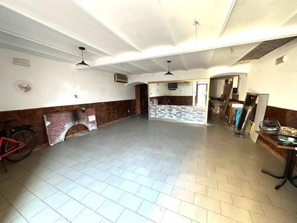 negozio in vendita a Genova in zona Sturla