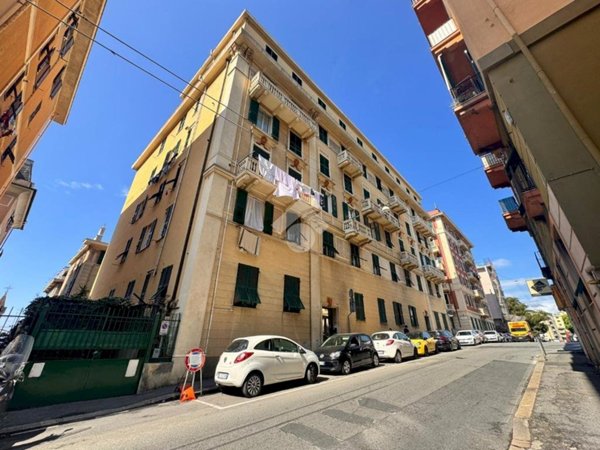 appartamento in vendita a Genova in zona Sampierdarena