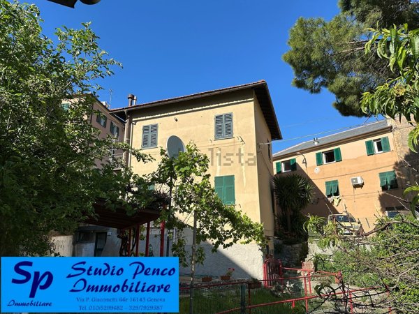 appartamento in vendita a Genova in zona Staglieno