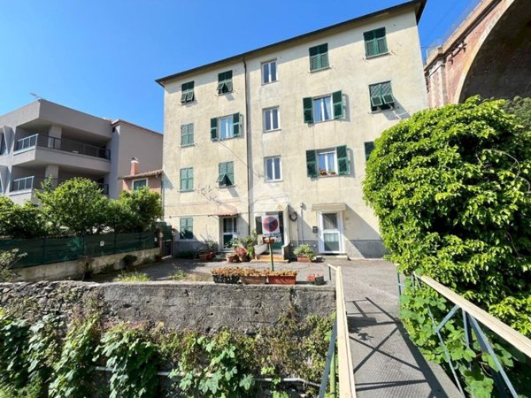 appartamento in vendita a Genova in zona Trasta