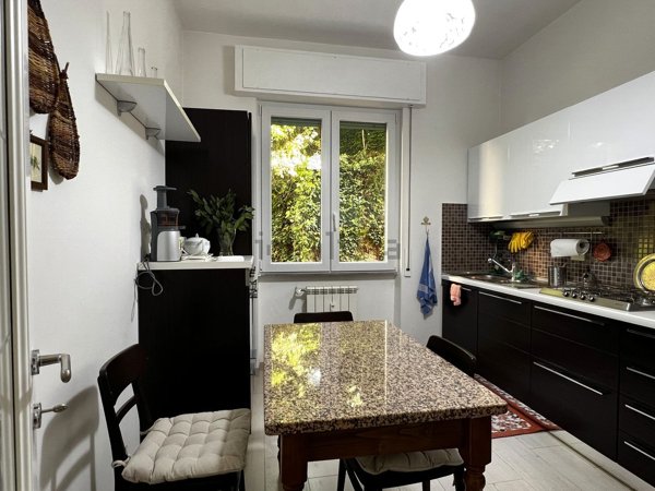 appartamento in vendita a Genova in zona Quezzi