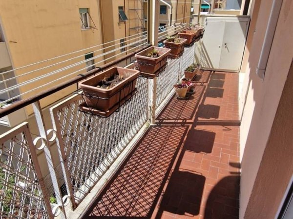 appartamento in vendita a Genova in zona Sestri Ponente