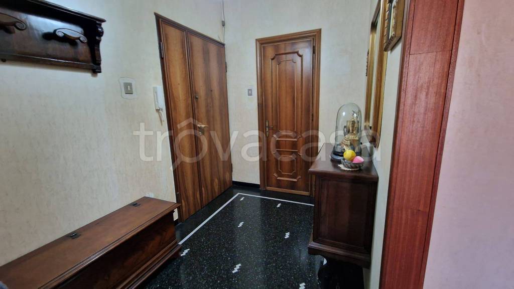 appartamento in vendita a Genova in zona Sestri Ponente