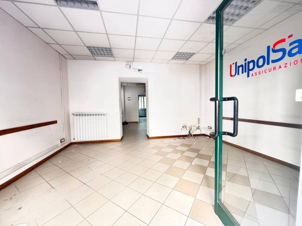 negozio in vendita a Genova in zona Certosa