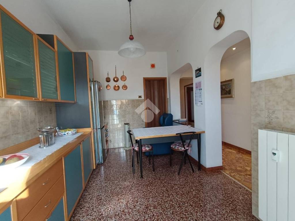 appartamento in vendita a Genova in zona Sestri Ponente