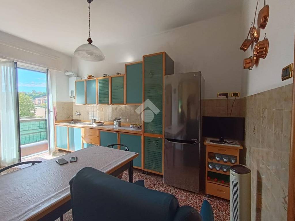 appartamento in vendita a Genova in zona Sestri Ponente