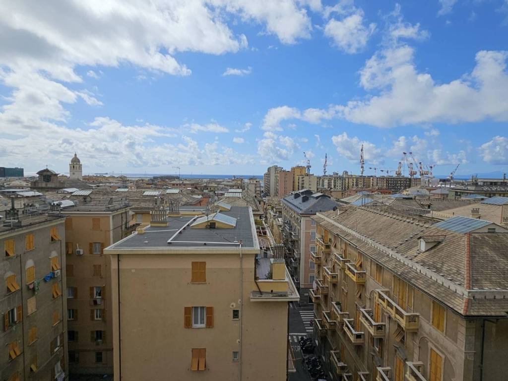 appartamento in vendita a Genova in zona Sestri Ponente