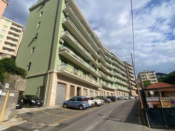 appartamento in vendita a Genova in zona Sestri Ponente