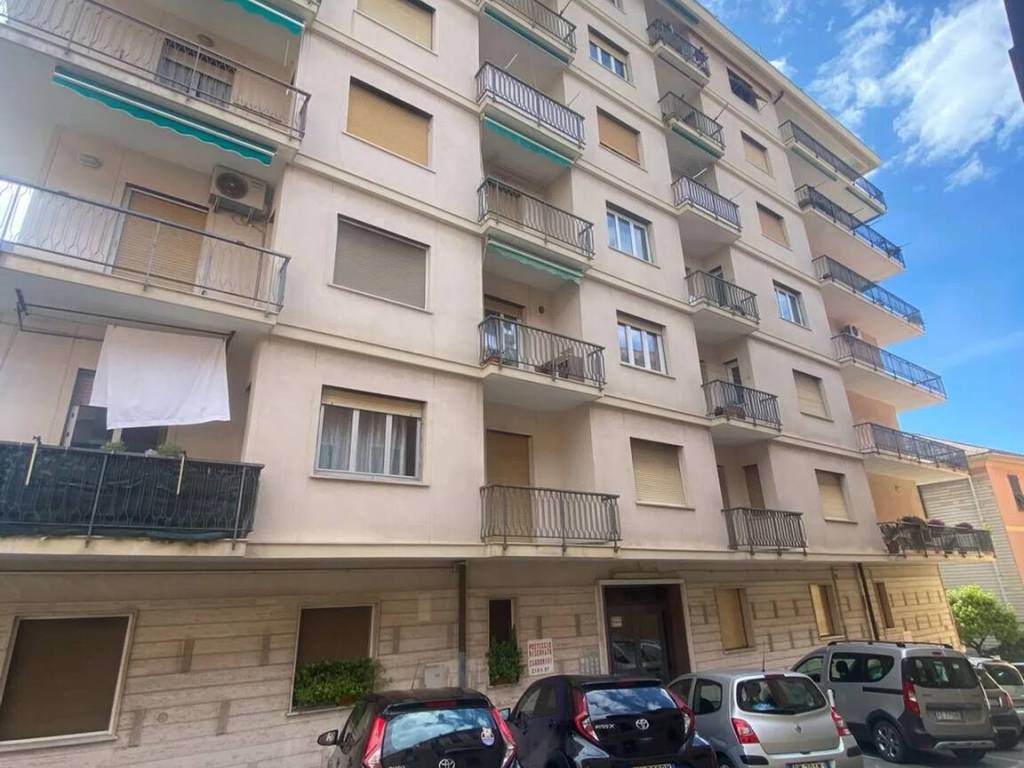 appartamento in vendita a Genova in zona Sestri Ponente