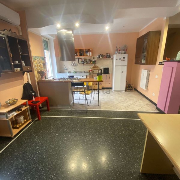 appartamento in vendita a Genova in zona Lagaccio / Granarolo