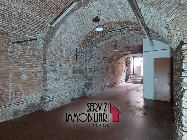 negozio in vendita a Genova in zona Sottoripa / Maddalena / Molo
