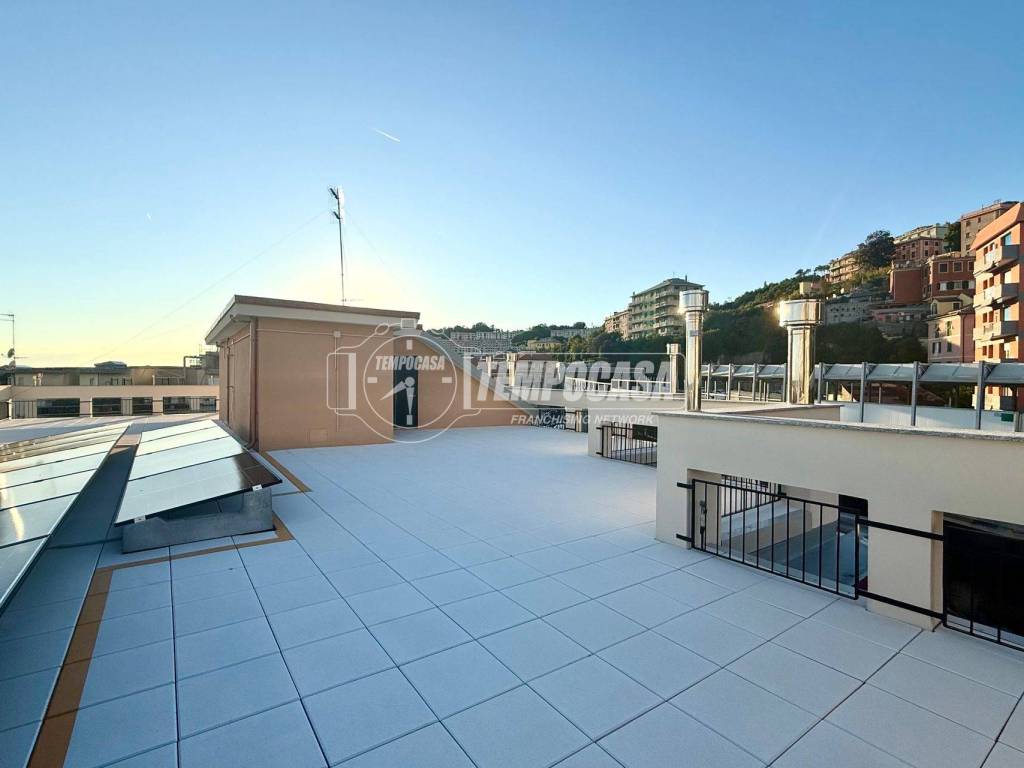 appartamento in vendita a Genova in zona Sestri Ponente