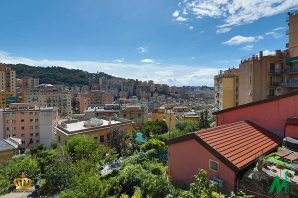 casa indipendente in vendita a Genova in zona Marassi