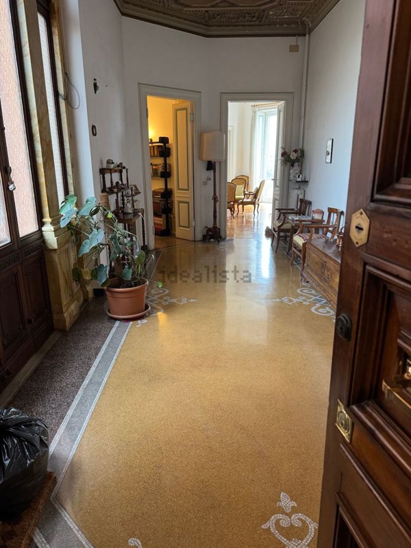 appartamento in vendita a Genova in zona Castelletto
