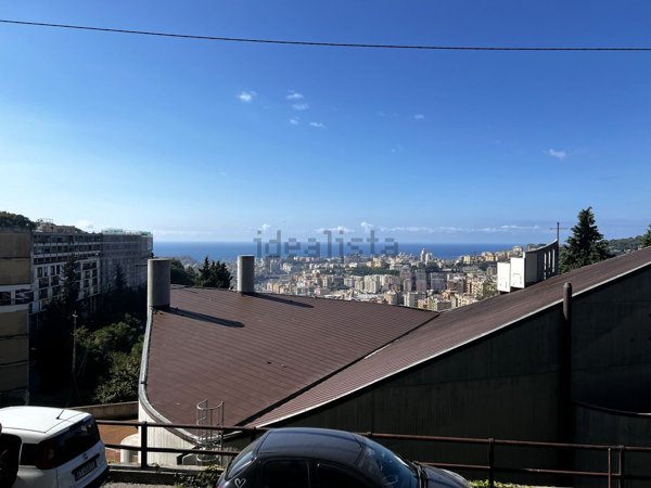 bivano in vendita a Genova in zona Marassi