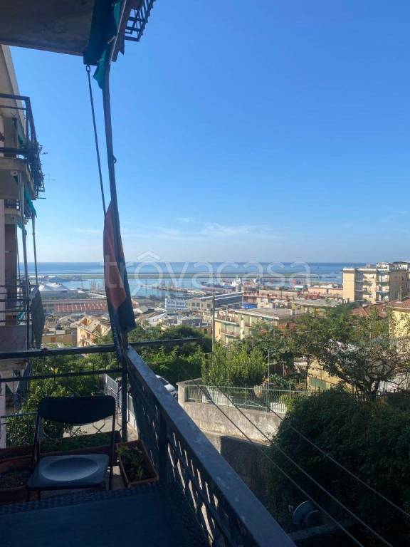 appartamento in vendita a Genova in zona Sestri Ponente