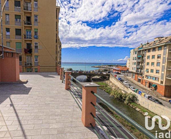 appartamento in vendita a Genova in zona Sturla