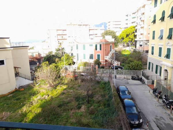 appartamento in vendita a Genova in zona Palmaro / Pra'