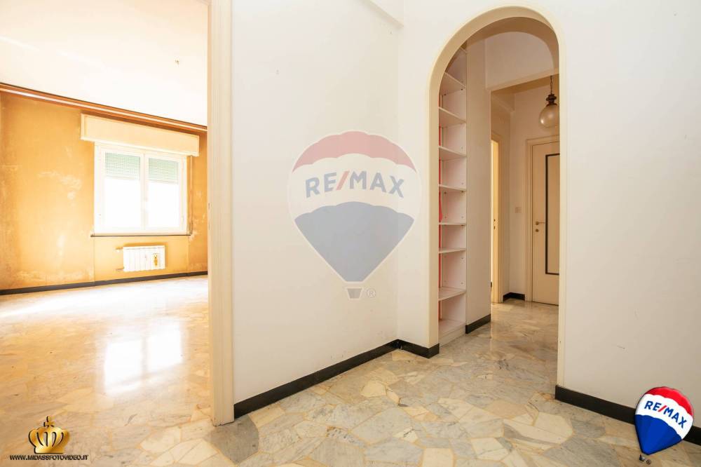 appartamento in vendita a Genova in zona Molassana