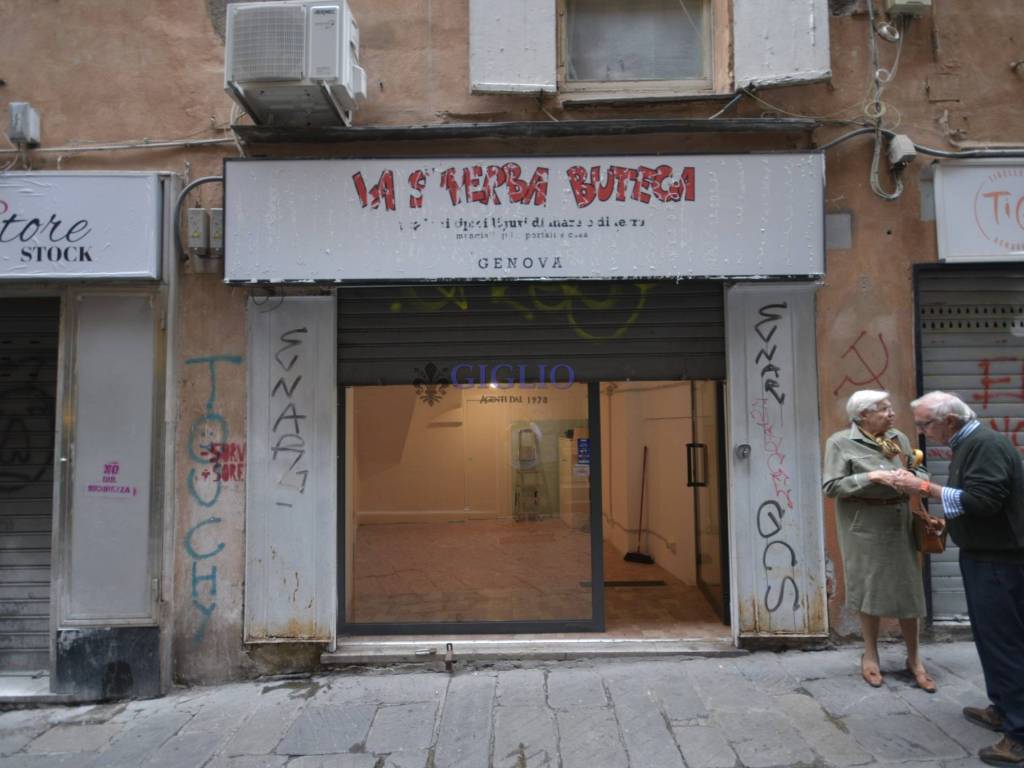negozio in vendita a Genova in zona Sottoripa / Maddalena / Molo
