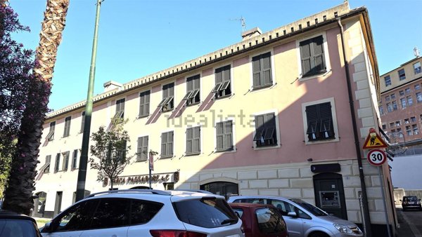 appartamento in vendita a Genova in zona Bolzaneto