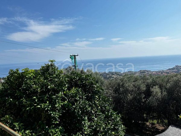 appartamento in vendita a Genova in zona Apparizione