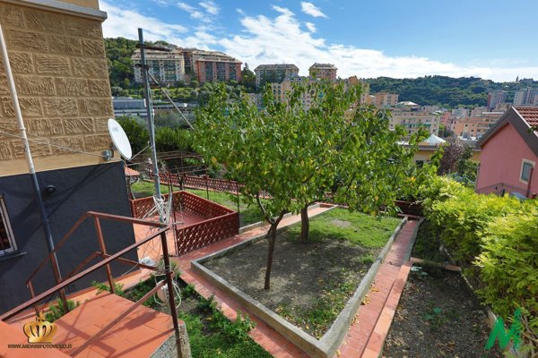 appartamento in vendita a Genova in zona Marassi