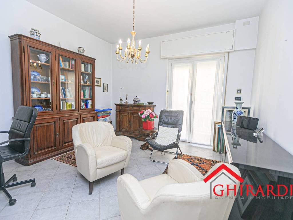 appartamento in vendita a Genova in zona Sestri Ponente