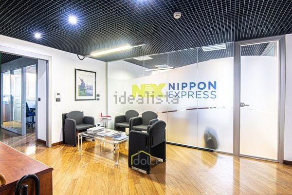 ufficio in vendita a Genova in zona San Vincenzo