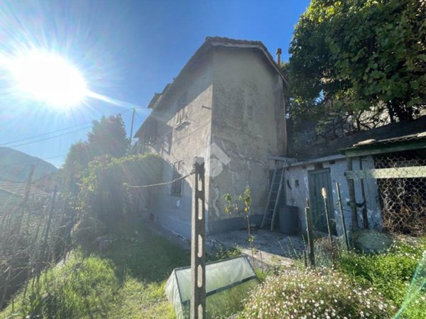 casa indipendente in vendita a Genova in zona Struppa
