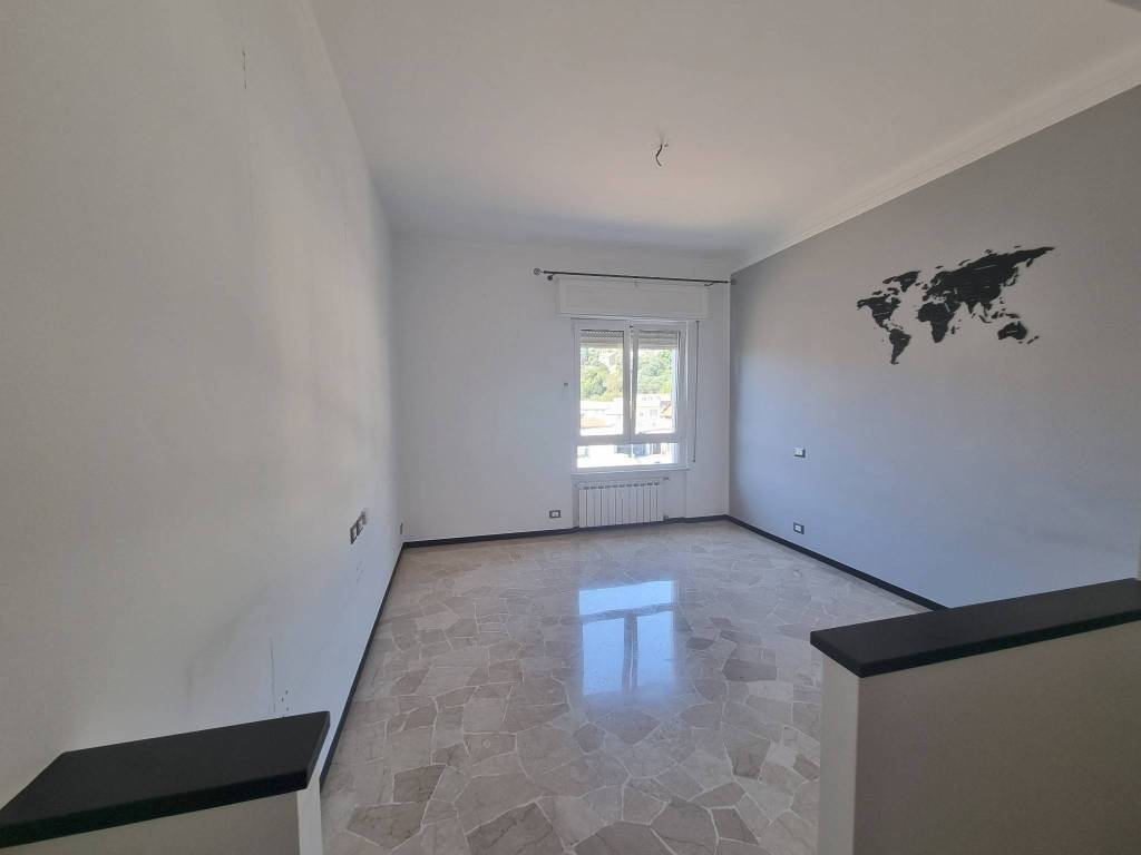 appartamento in vendita a Genova in zona Sestri Ponente