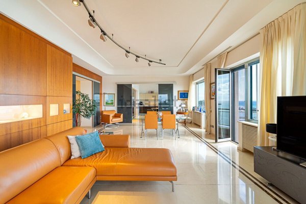 appartamento in vendita a Genova in zona Foce