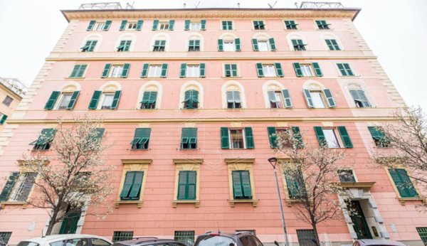 appartamento in vendita a Genova in zona Carignano