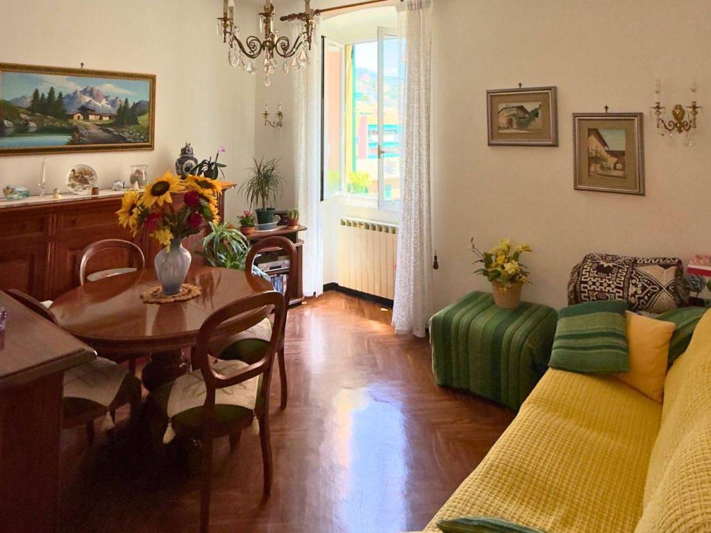 appartamento in vendita a Genova in zona Sturla