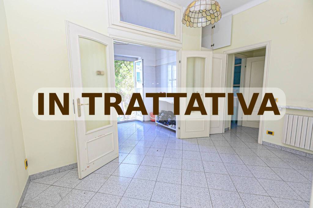 appartamento in vendita a Genova in zona Sturla