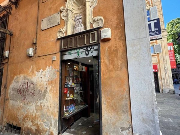 negozio in vendita a Genova in zona Sottoripa / Maddalena / Molo