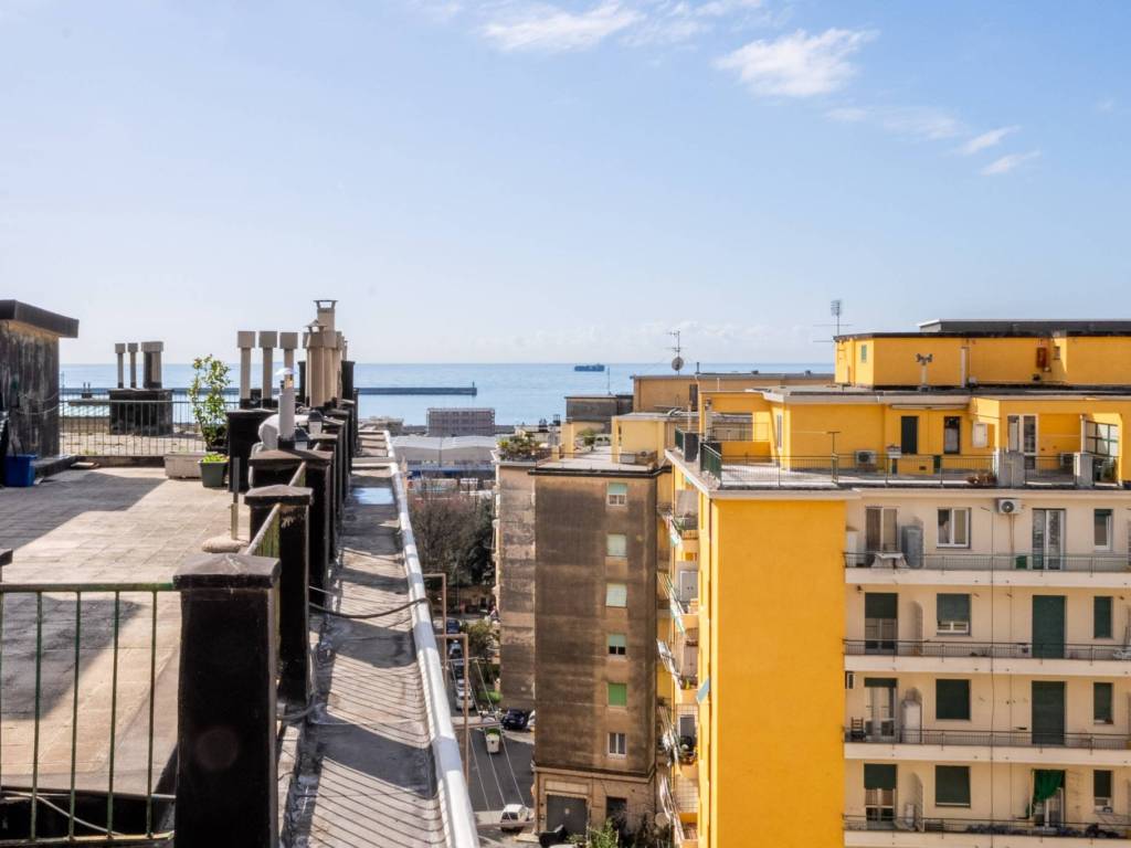 appartamento in vendita a Genova in zona Palmaro / Pra'