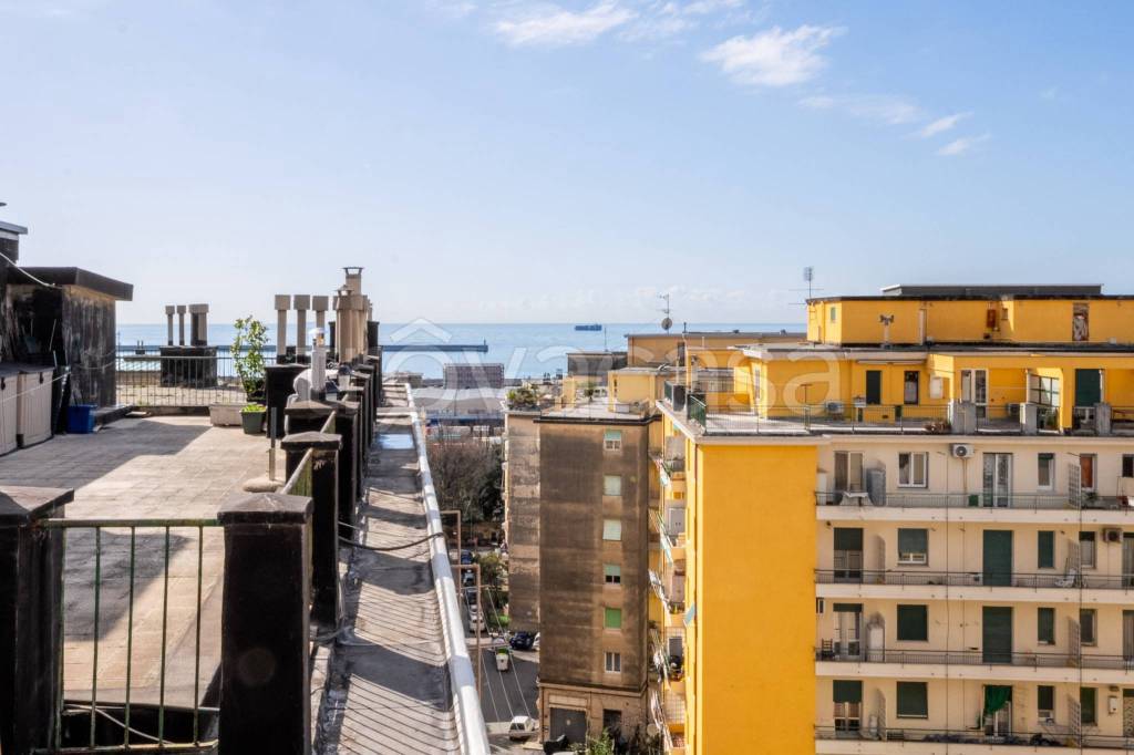 appartamento in vendita a Genova in zona Palmaro / Pra'