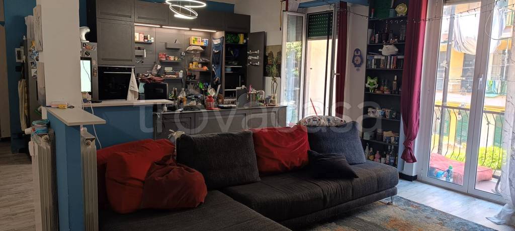 appartamento in vendita a Genova in zona Sestri Ponente