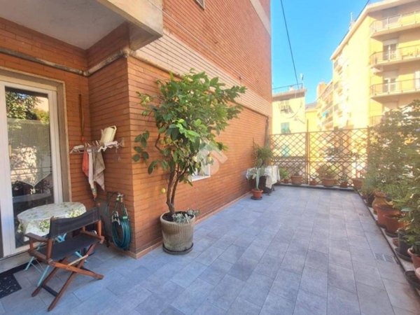 appartamento in vendita a Genova in zona Rivarolo