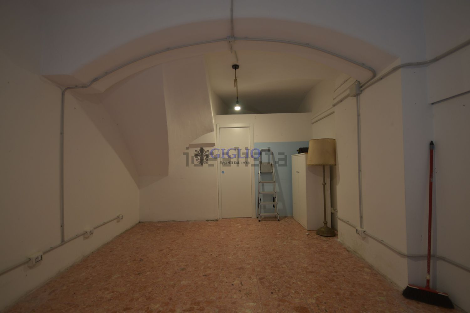 negozio in vendita a Genova in zona Sottoripa / Maddalena / Molo
