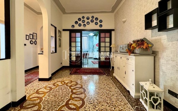 appartamento in vendita a Genova in zona Sestri Ponente