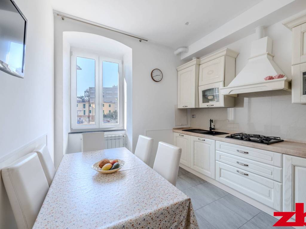 appartamento in vendita a Genova in zona Sturla