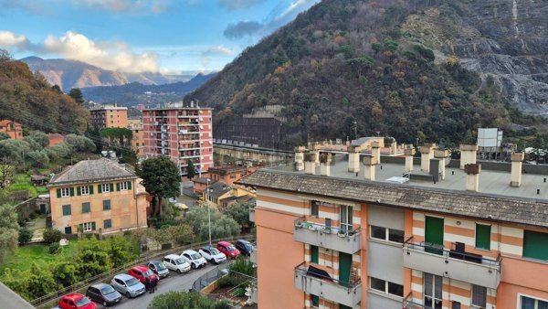 appartamento in vendita a Genova in zona Molassana
