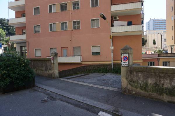 negozio in vendita a Genova in zona Sampierdarena