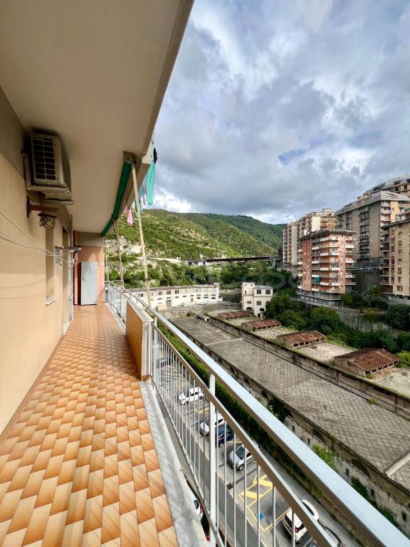 appartamento in vendita a Genova in zona Lagaccio / Granarolo