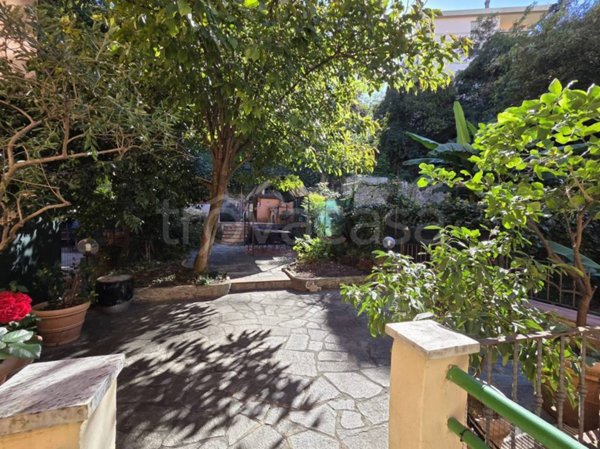 appartamento in vendita a Genova in zona Albaro