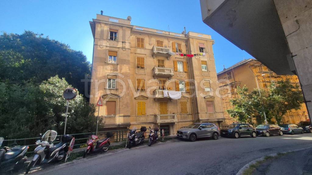 appartamento in vendita a Genova in zona Oregina