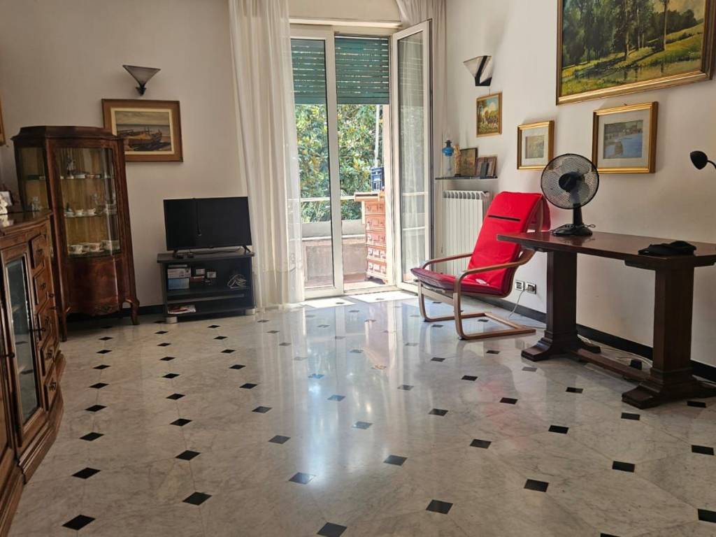 appartamento in vendita a Genova in zona Sturla