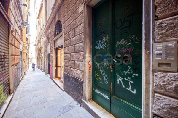 appartamento in vendita a Genova in zona Sottoripa / Maddalena / Molo